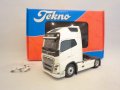Tekno Volvo FH04 Globe XL  4×2 RHD