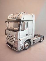 画像: NZG  No.952/55  MB Actros GigaSpace4x2 