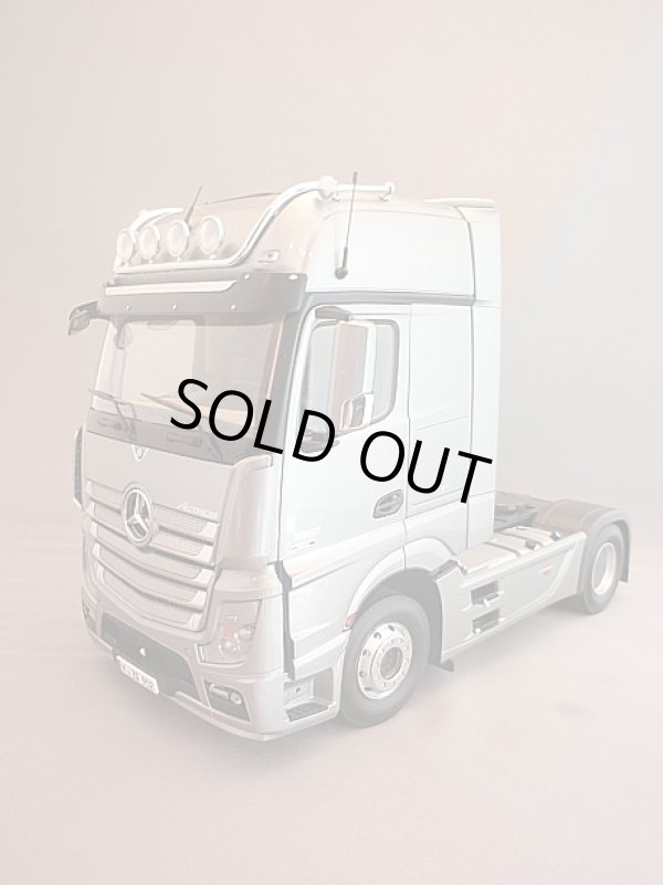 画像1: NZG  No.952/55  MB Actros GigaSpace4x2 