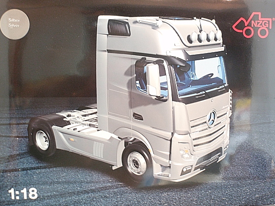 画像: NZG  No.952/55  MB Actros GigaSpace4x2 