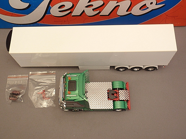Tekno VOLVO FH (4x2)＋trailer - ミニカーショップ TMT