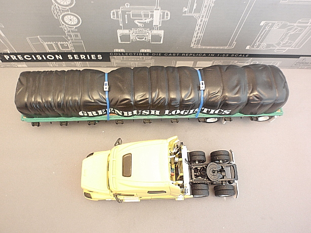 画像: TONKIN REPLICAS VOLVO VLN 670 GREENBUSH LOGISTICS WITH FLATBEDTRAILER