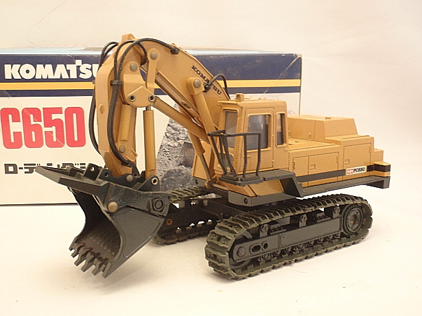 KOMATSU PC650ショベルカー、D455Aブルドーザー