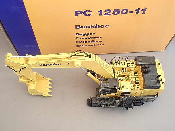 1:50 Komatsu PC1250-11 Backhoe Detailed Diecast Scale Model NZG 999