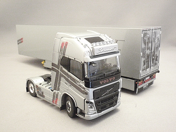 画像: Tekno VOLVO FH (4x2)＋trailer "Sarantos"