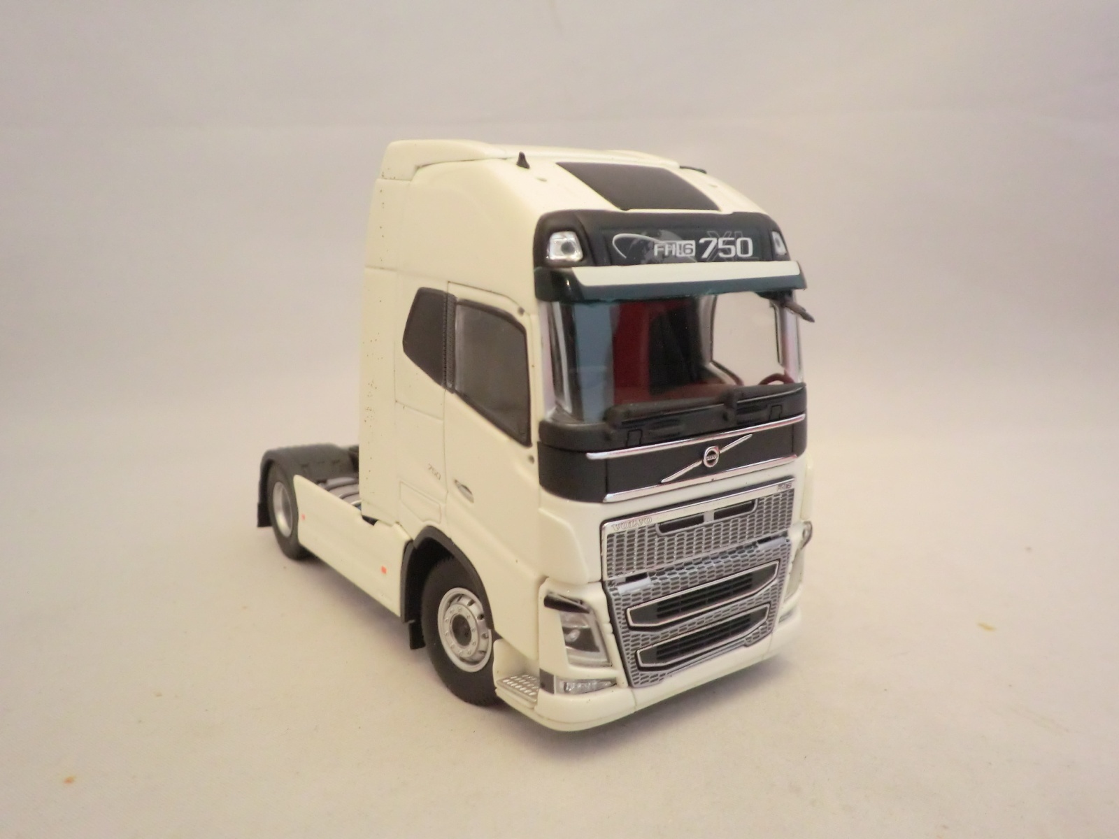 画像: Tekno Volvo FH04 Globe XL  4×2 RHD